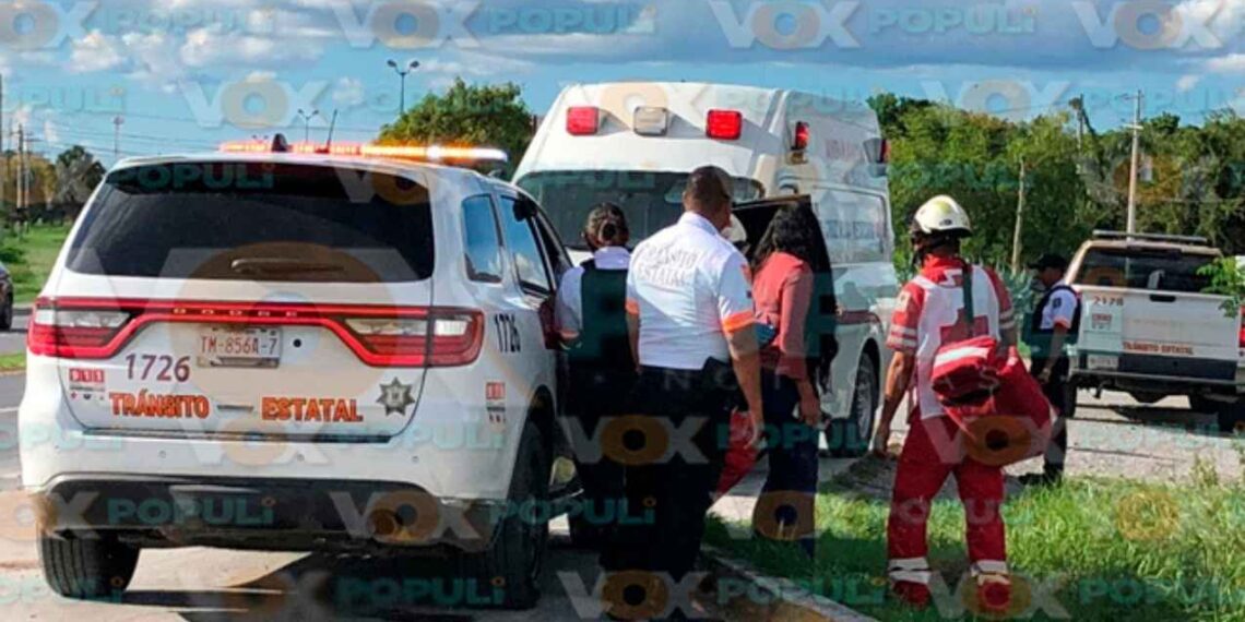 Mujer estudiante pierde el control de su auto y resulta herida en Cd. Victoria, Tamaulipas