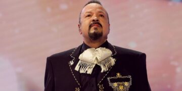 Pepe Aguilar se enfrenta a críticas por sus comentarios sobre migrantes