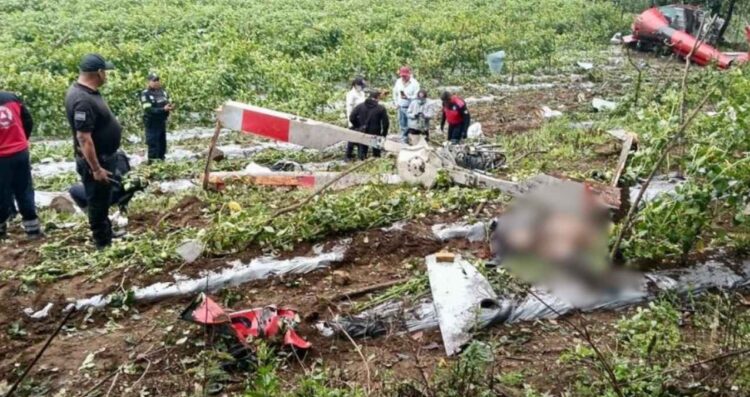 Reportan al menos 2 personas sin vida tras desplome de un helicóptero en el Estado de México