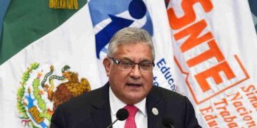 SNTE prevé afiliar a 5 millones de maestros a Morena