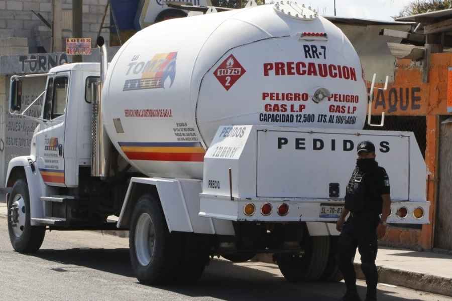 Senadora Mariela Gutiérrez pide revisar normatividad sobre pipas tras explosión en Iztapalapa