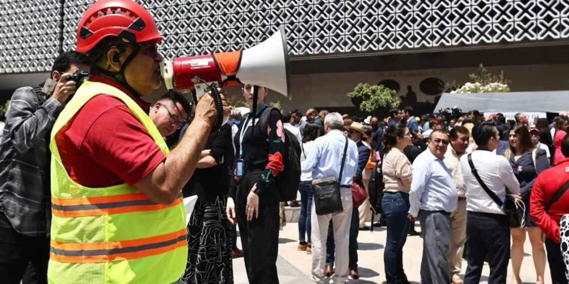 Simulacro nacional en Cámara de Diputados moviliza a 3 mil personas