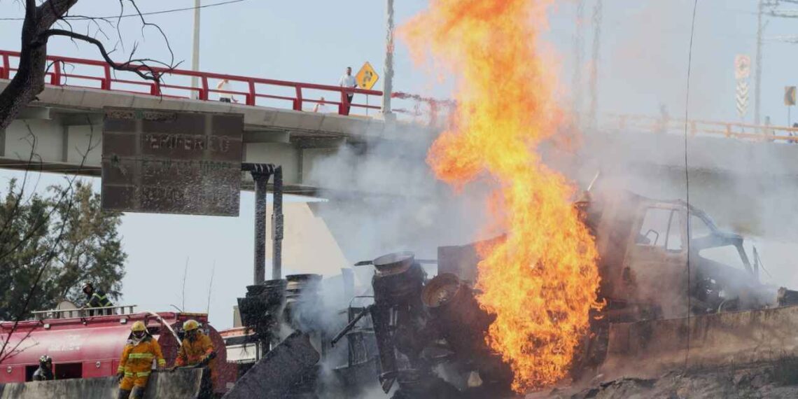 Sube a 20 la cifra de muertos por explosión de pipa en Iztapalapa