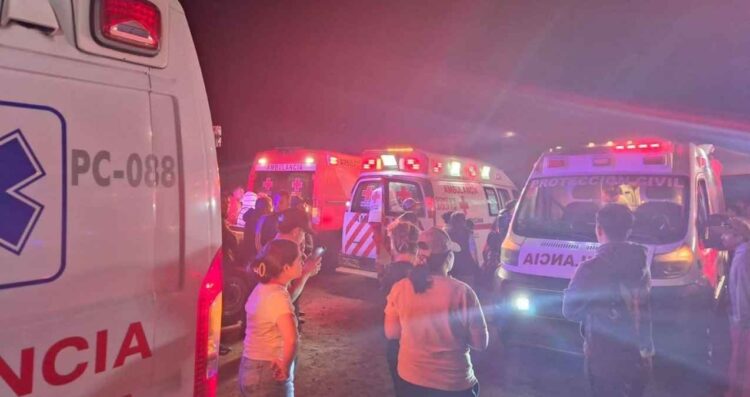 (VIDEO) Explosión por pirotecnia deja 28 lesionados durante fiesta patronal en Teotihuacán, EDOMEX