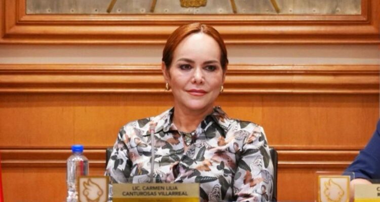beca juntos por la titulación en nuevo laredo