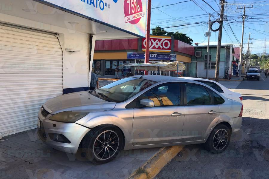 choque contra farmacia en Ciudad Victoria