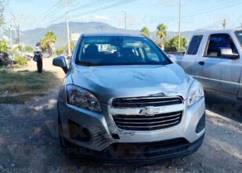 choque frontal con motociclista en Victoria