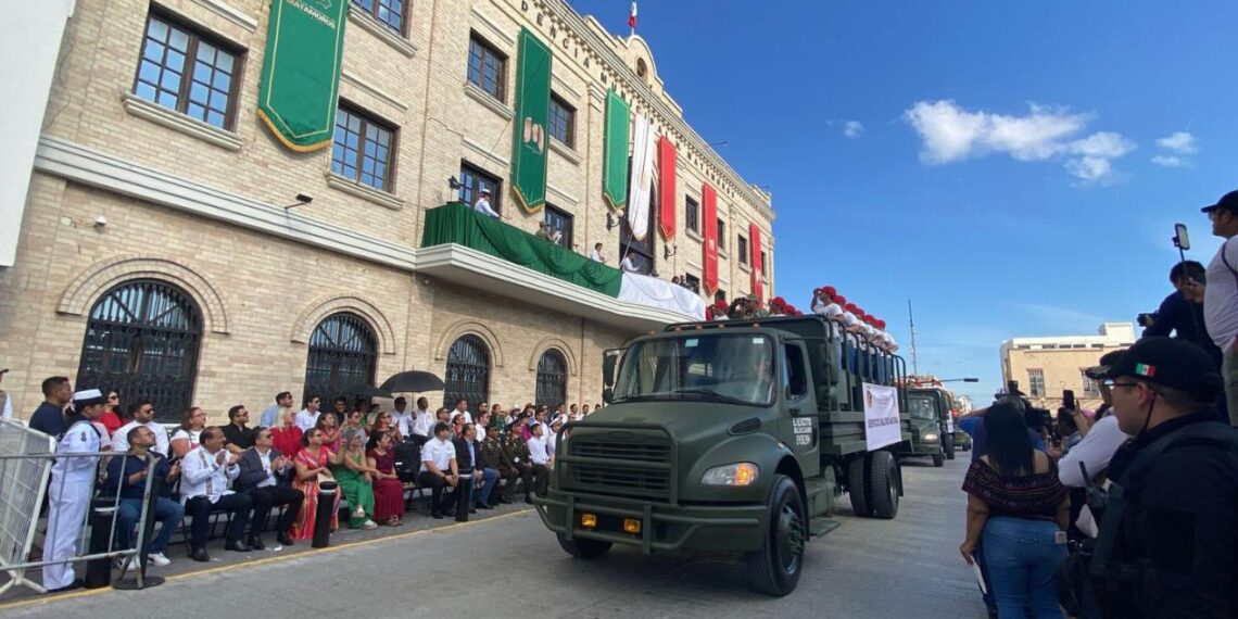 desfile cívico militar en Matamoros
