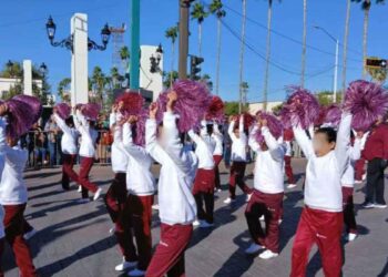 desfile por Independencia de Nuevo Laredo