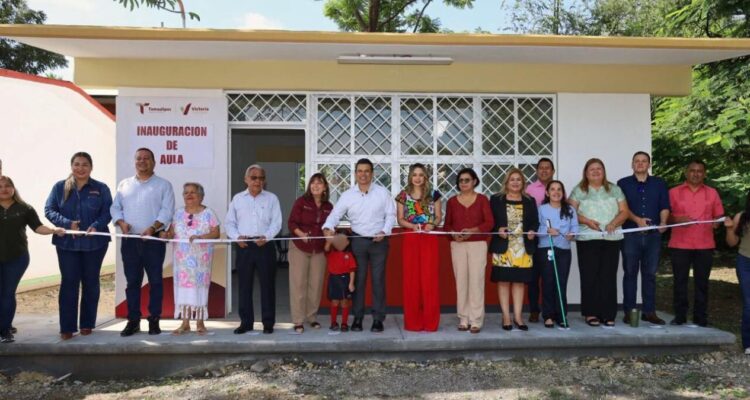 entrega de aula educativa en victoria
