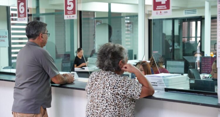 entrega de pólizas de seguro en Nuevo Laredo