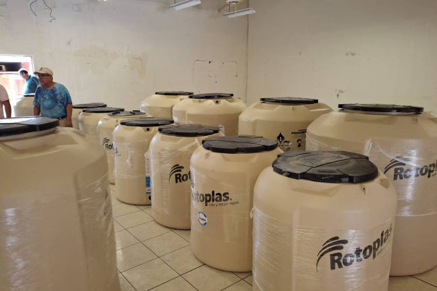 entrega de tinacos en matamoros