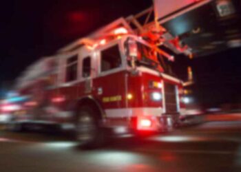 incendia vehículo Nuevo Laredo