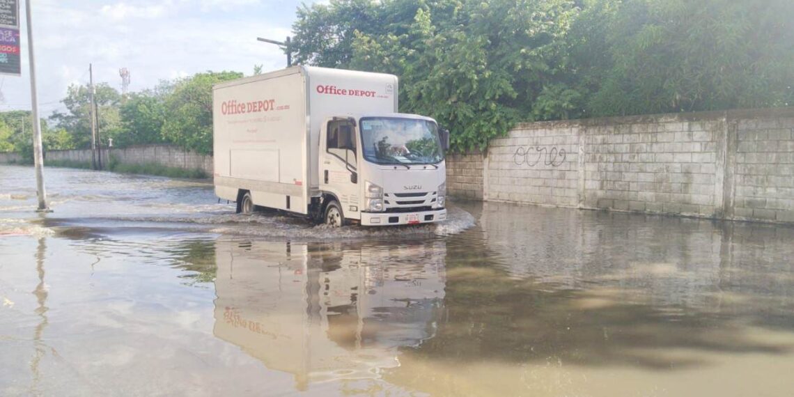 inundación en camino del arenal