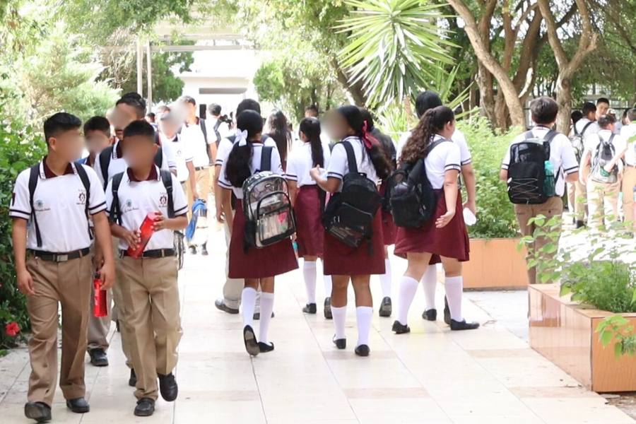 mochilas transparentes en secundarias de Matamoros