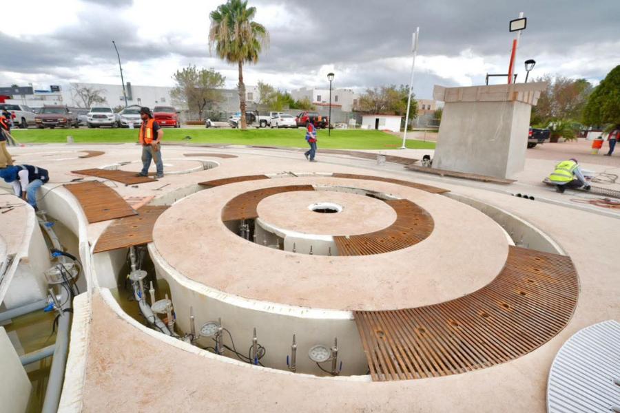 plaza de la mujer en nuevo laredo
