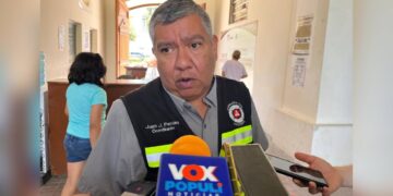 riesgos en calles por lluvias en Victoria