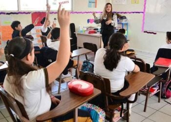 Calendario SEP 2026 define talleres, suspensiones, vacaciones y fechas de exámenes.