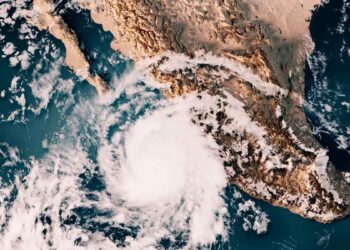 ¿Cuántos huracanes más podrían formarse en el Atlántico y Pacífico este 2025?