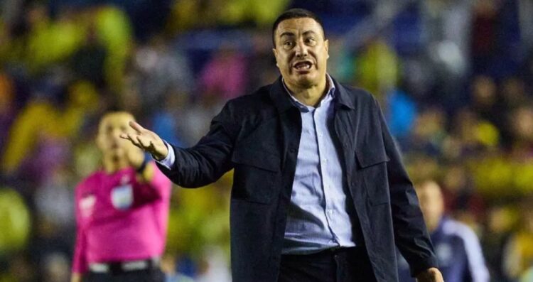 ¿Por qué Efraín Juárez recibió una tarjeta roja en el Clásico Capitalino