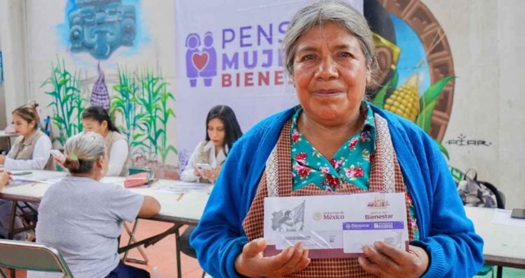 ¿Qué beneficiarias de la Pensión Mujeres Bienestar recibirán la tarjeta en octubre?