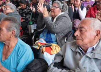 ¿Reciben aguinaldo los adultos mayores con credencial del INAPAM?