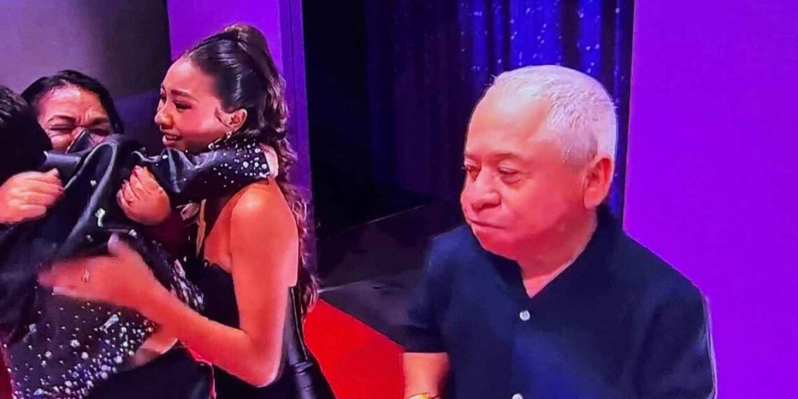 Abelito es recibido por sus papás y su novia Aranza
