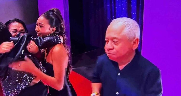 Abelito es recibido por sus papás y su novia Aranza