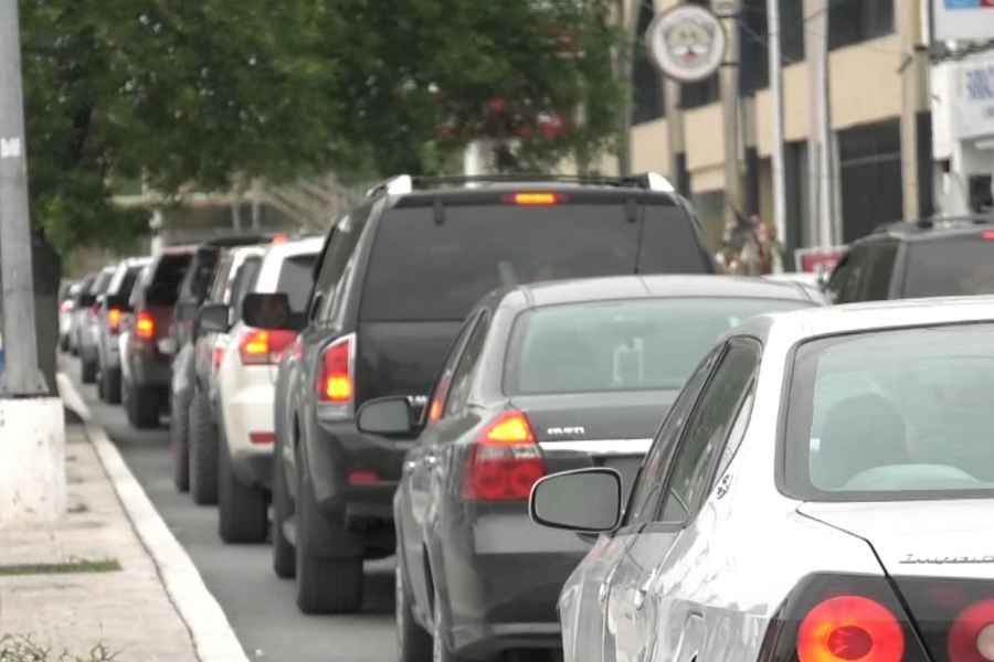 Aumentan los tiempos de espera para cruzar a Estados Unidos desde Matamoros, Tamaulipas