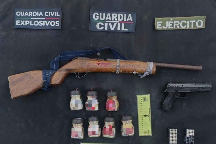 Autoridades aseguraron artefactos explosivos en frascos de café durante operativo en Apatzingán