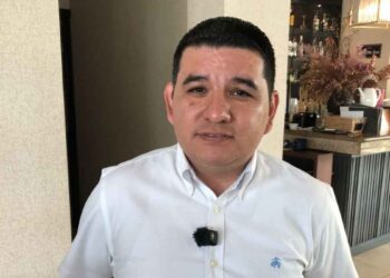 Baches y fracturas en Ciudad Madero, Tamaulipas vecinos piden apoyo para rehabilitar avenida