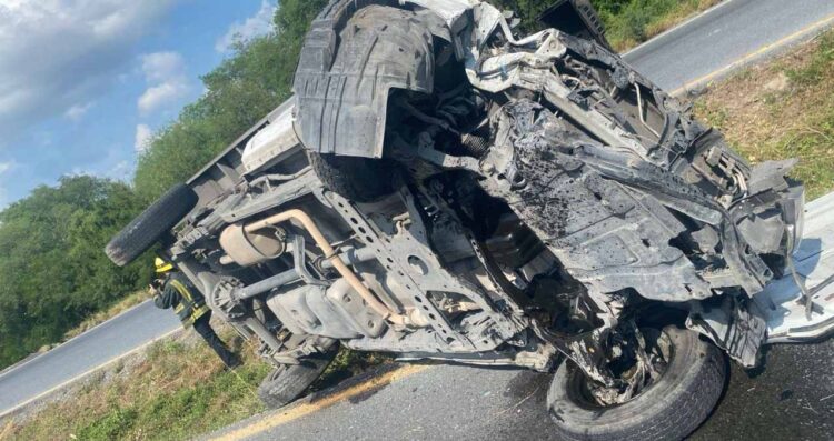 Camión accidente en Hualahuises-Montemorelos