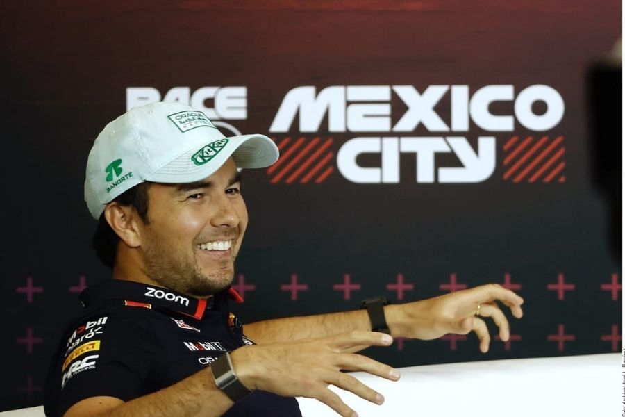 Checo Pérez homenaje