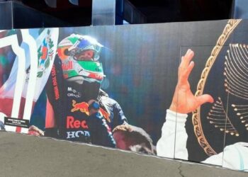 Checo Pérez homenaje