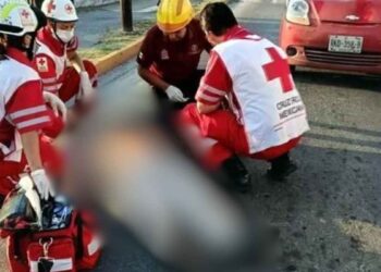 Ciclista resulta lesionado al ser atropellado en avenida de Escobedo, NL