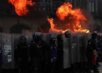 Clara Brugada confirma que 94 policías fueron trasladados al hospital tras las protestas del 2 de octubre