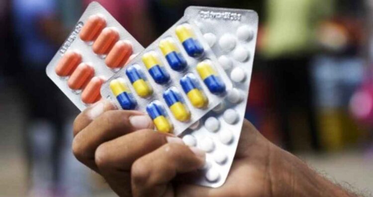 Cofepris detecta medicamentos falsificados en hospitales públicos