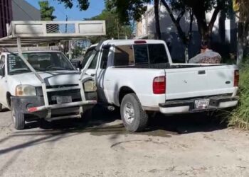Colisión entre dos camionetas deja daños materiales en El Mante, Tamaulipas