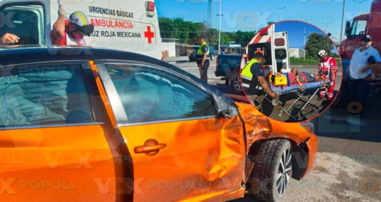 Conductora embiste a motociclista en Victoria