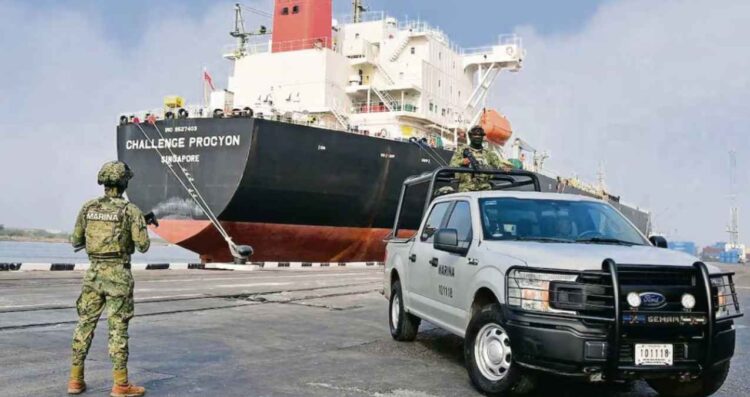 Contraalmirante de la Secretaría de Marina, Fernando “N” no acude a cita judicial por huachicol fiscal