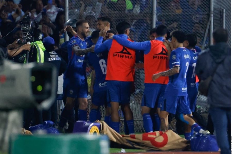 Cruz Azul sublíder Apertura