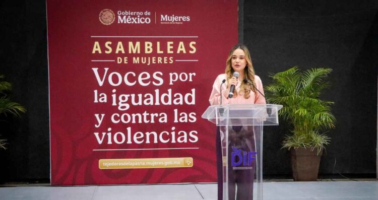 Lucy de Gattás Asamblea de Mujeres