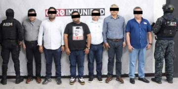Detienen a seis trabajadores del Colegio de Bachilleres de Chiapas por presunta extorsión y corrupción