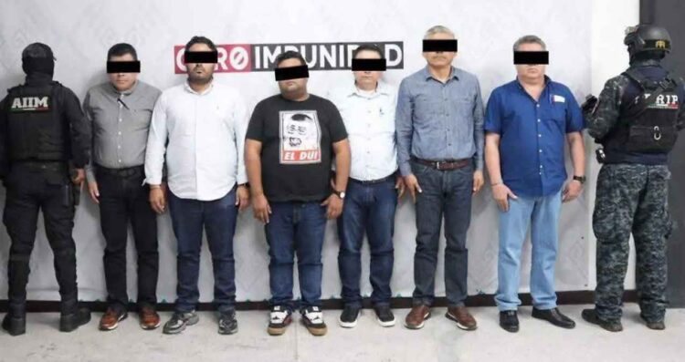 Detienen a seis trabajadores del Colegio de Bachilleres de Chiapas por presunta extorsión y corrupción