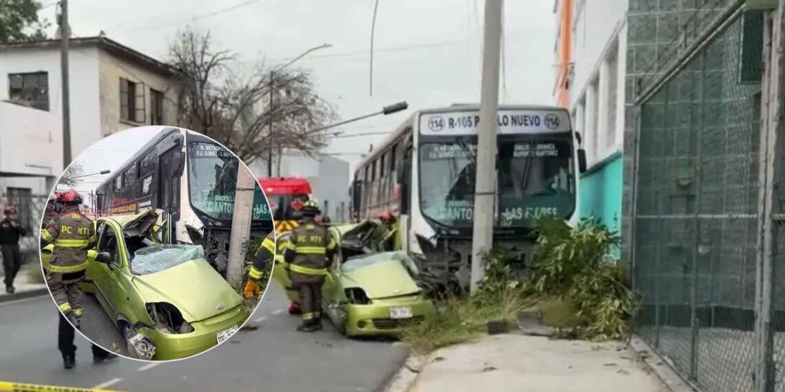 Difunden video del fuerte accidente entre transporte y automóvil que dejó sin vida a una mujer en Monterrey, NL