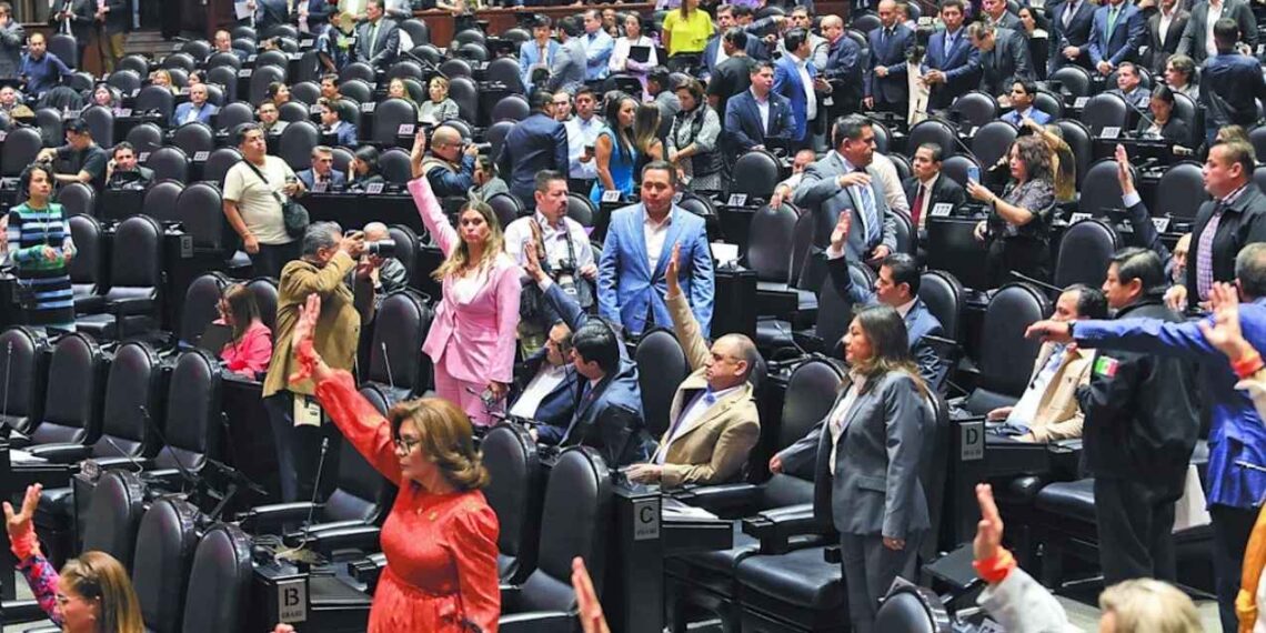 Diputados aprueban reformas clave en servicios migratorios, financieros y culturales para 2026
