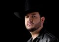 Edén Muñoz enfrenta multa millonaria tras cantar corrido prohibido en Querétaro