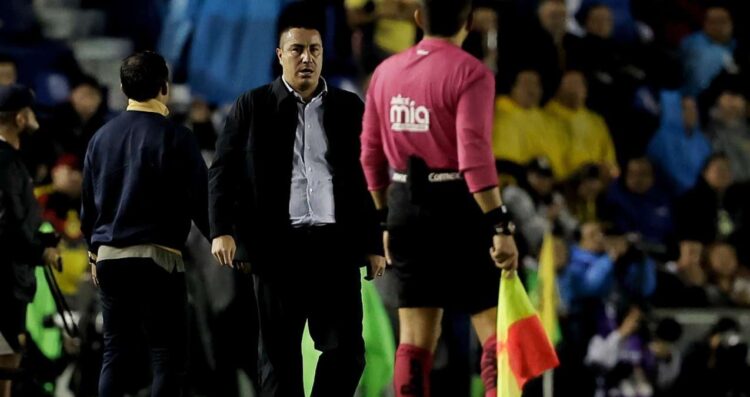 Efraín Juárez suspendido dos partidos tras expulsión en el Clásico Capitalino