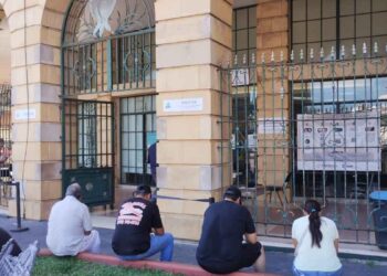 Empleados del SAT en Tampico se suman al paro nacional de brazos caídos.