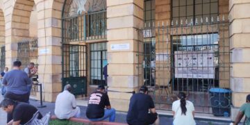 Empleados del SAT en Tampico se suman al paro nacional de brazos caídos.